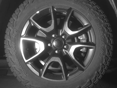 Used 2025 Jeep Compass Trailhawk AWD/4WD image 13