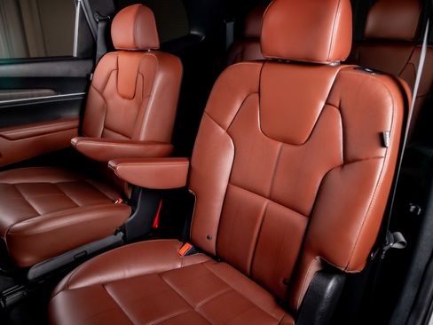 Used 2023 Kia Telluride EX w/ EX Captain's Chair Package FWD image 23