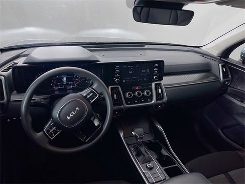 Used 2023 Kia Sorento LX image 22