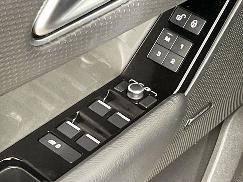 Used 2020 Land Rover Range Rover Velar S image 21