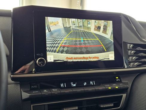 Certified 2025 Toyota Camry SE image 31