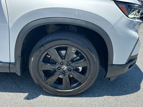 Used 2025 Honda Pilot Black Edition image 12