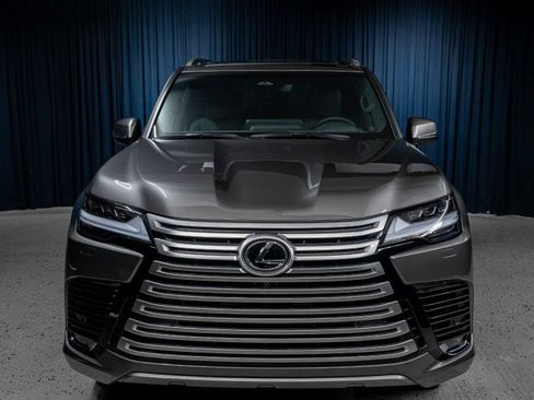 Used 2026 Lexus LX 600 4WD w/ Luxury Package image 2