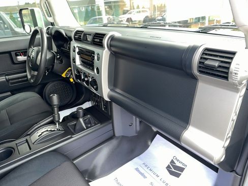 Used 2007 Toyota FJ Cruiser 4WD image 17