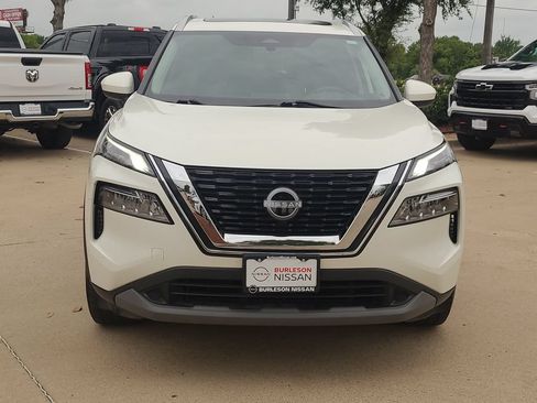Certified 2023 Nissan Rogue SV w/ SV Premium B Package FWD image 5