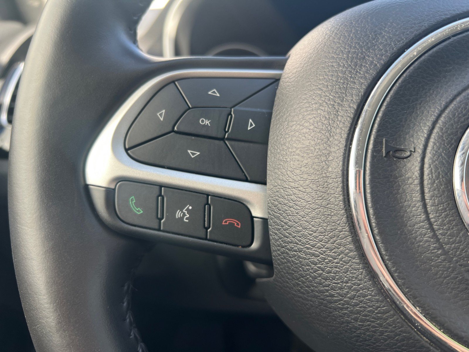 Used 2020 Jeep Compass Latitude AWD/4WD image 26