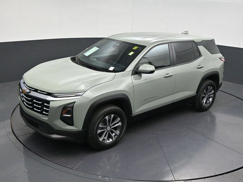 Used 2025 Chevrolet Equinox LT FWD image 15