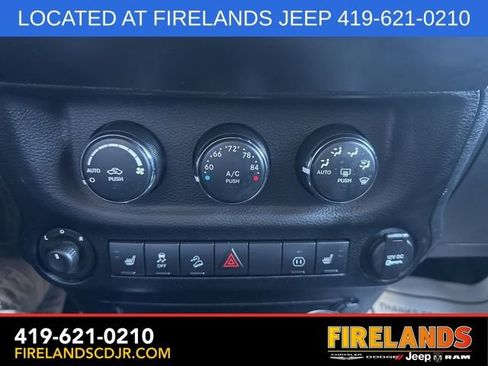 Used 2012 Jeep Wrangler Unlimited Rubicon image 26