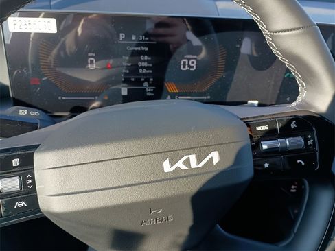 New 2026 Kia Sorento LX image 21