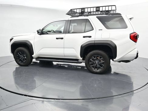 Used 2025 Toyota 4Runner SR5 AWD/4WD image 5
