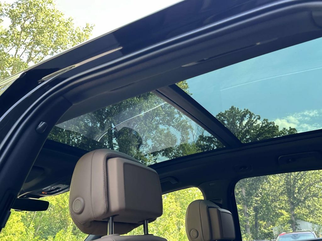 Certified 2026 Porsche Cayenne AWD/4WD image 16