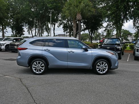 Used 2021 Toyota Highlander Limited FWD image 5