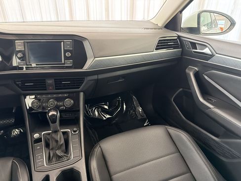 Used 2022 Volkswagen Jetta SE FWD image 28