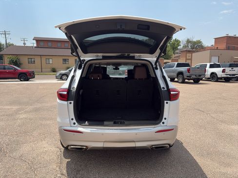 Used 2019 Buick Enclave Avenir w/ Avenir Technology Package AWD/4WD image 10
