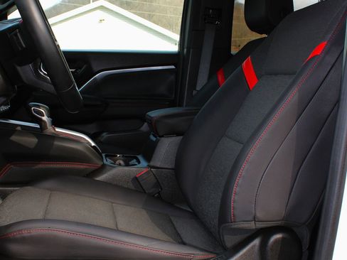 Used 2024 Chevrolet Colorado Z71 w/ Z71 Convenience Package 2 image 19