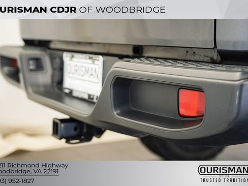 Used 2021 Jeep Gladiator Sport AWD/4WD image 9