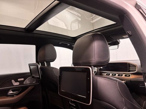 Used 2020 Mercedes-Benz GLS 450 4MATIC image 25