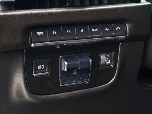 Certified 2025 Cadillac Escalade Sport w/ Touring Package AWD/4WD image 31