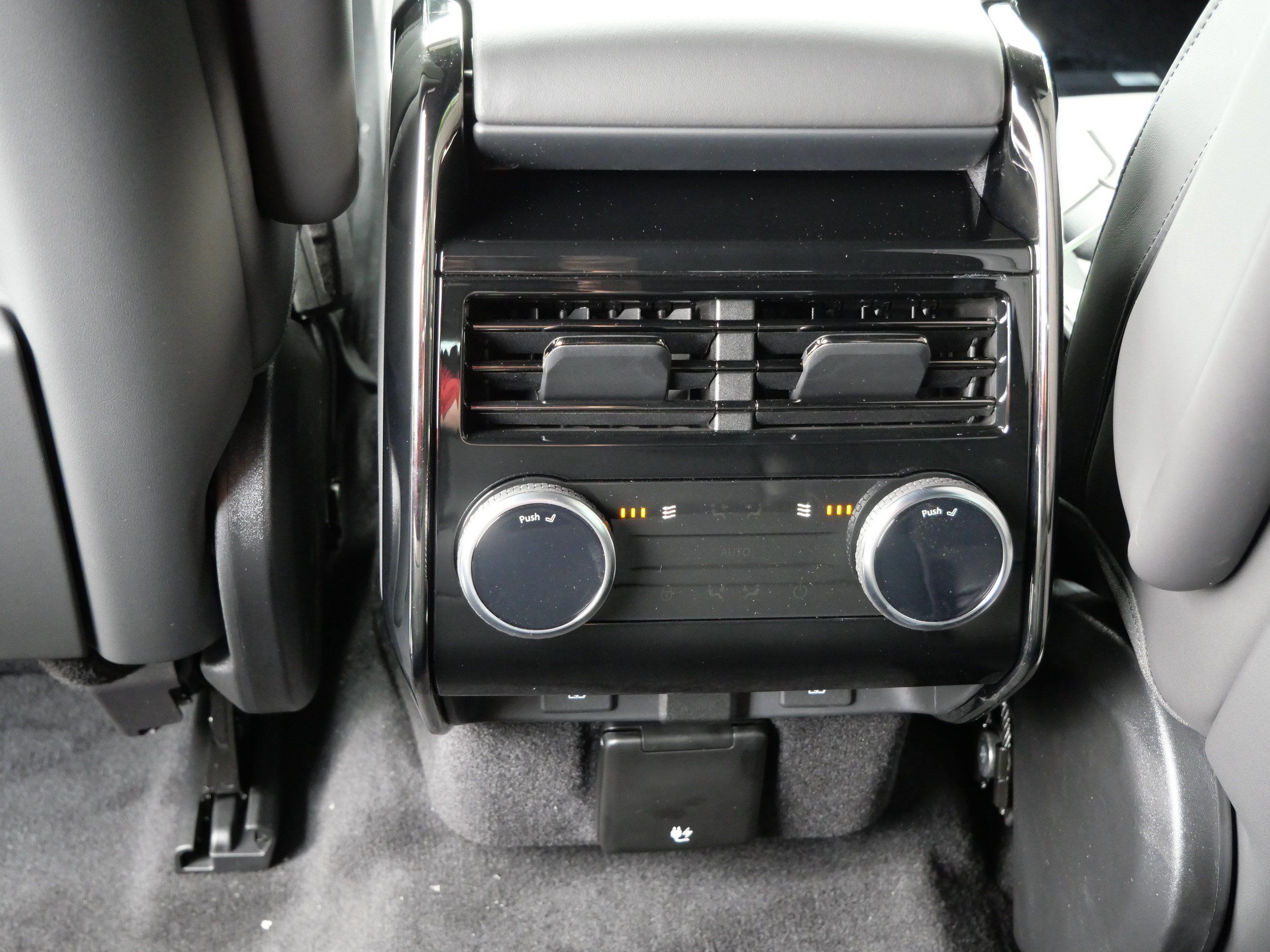 New 2026 Land Rover Range Rover Sport Dynamic SE AWD/4WD image 8