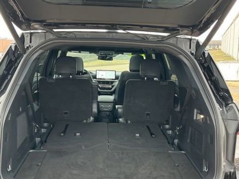 Used 2025 Ford Explorer ST-Line w/ Premium Package image 13
