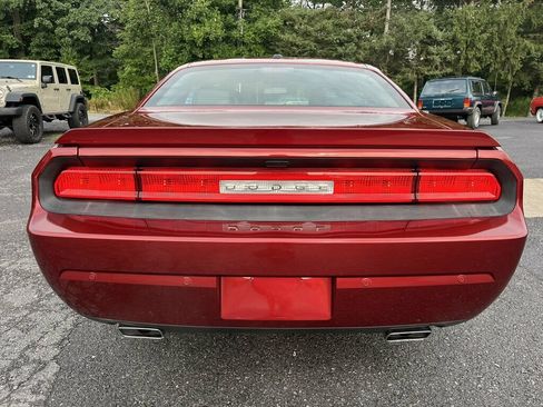 Used 2014 Dodge Challenger R/T RWD image 4