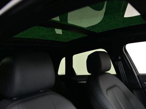 Certified 2025 Audi Q3 2.0T Premium w/ Convenience Package image 12