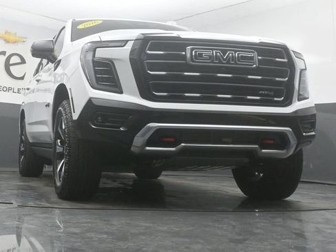 Used 2026 GMC Yukon AT4 w/ AT4 Premium Plus Package AWD/4WD image 3