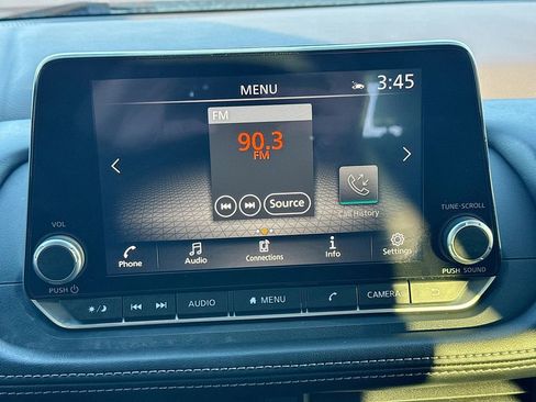 Used 2023 Nissan Rogue SV image 15