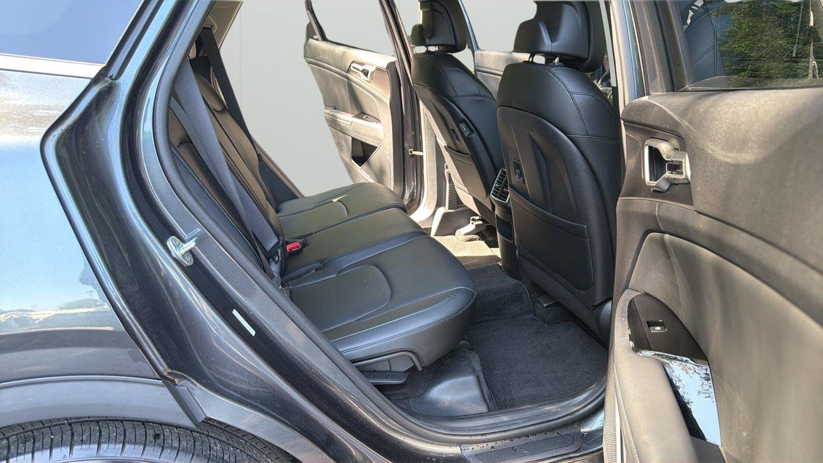 Used 2023 Kia Sportage EX FWD image 13