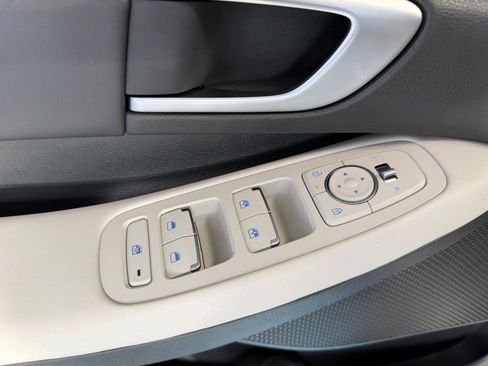 Used 2025 Hyundai Sonata SEL FWD image 13