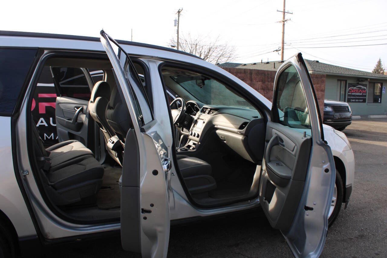 Used 2017 Chevrolet Traverse LS AWD/4WD image 16