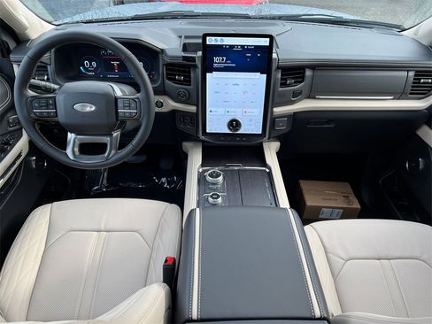 New 2024 Ford Expedition Max Platinum image 17