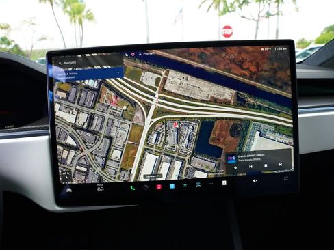 Used 2024 Tesla Model X Plaid image 24