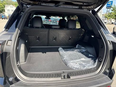 Used 2026 Chevrolet Equinox RS w/ LPO, Floor Liner Package AWD/4WD image 11