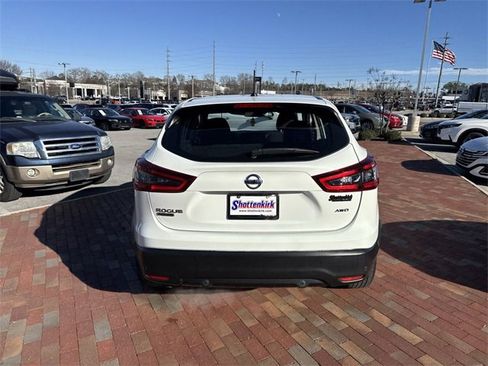 Used 2021 Nissan Rogue Sport S image 35
