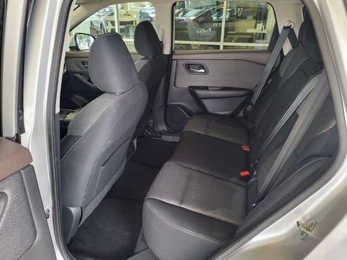 Used 2021 Nissan Rogue SV FWD image 12