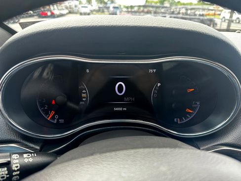 Used 2019 Jeep Grand Cherokee Laredo image 10