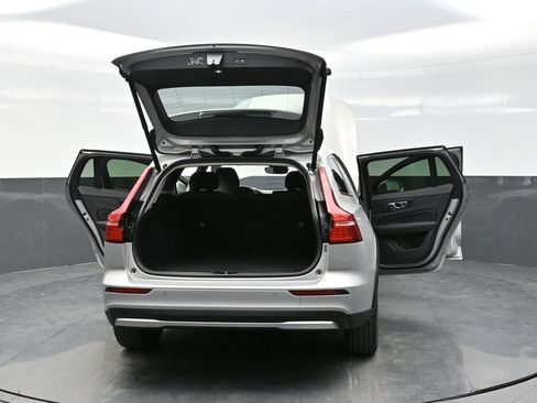 Used 2025 Volvo V60 B5 Cross Country Plus AWD/4WD image 45