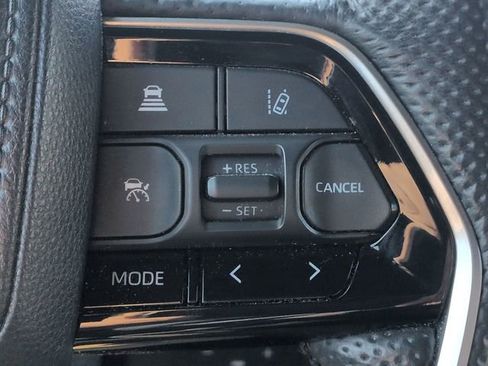 Used 2024 Toyota Tundra Platinum AWD/4WD image 18