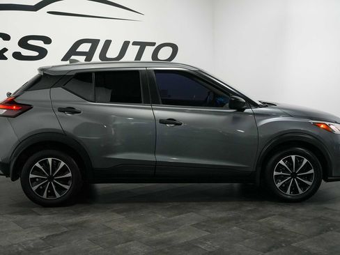Used 2021 Nissan Kicks S FWD image 8