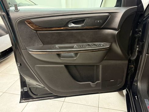 Used 2013 GMC Acadia Denali image 15