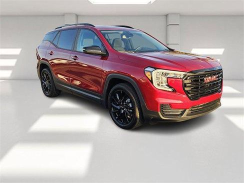 Certified 2024 GMC Terrain SLE w/ Driver Convenience Package image 7