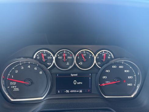 Used 2021 Chevrolet Suburban LT w/ LT Signature Package image 21