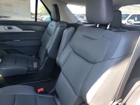 New 2025 Ford Explorer Active w/ Active Comfort Package image 15