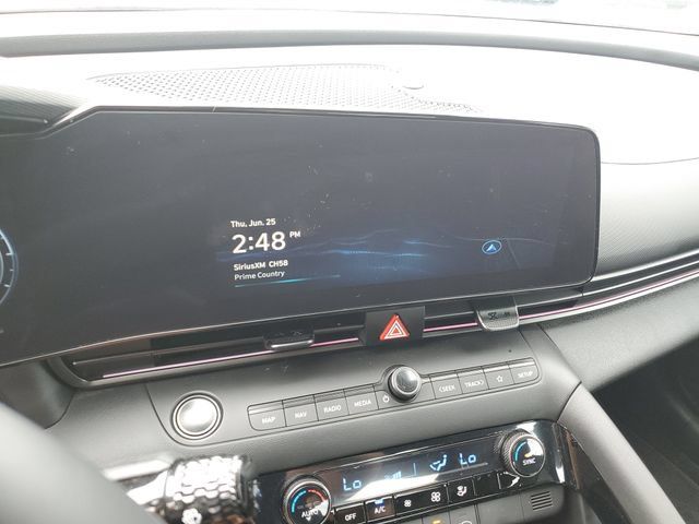 Certified 2025 Hyundai Elantra SEL FWD image 24
