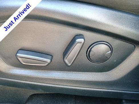 Used 2021 Ford Explorer XLT AWD/4WD image 16