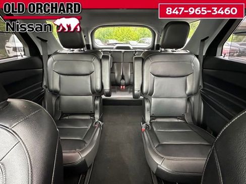 Used 2022 Ford Explorer Limited w/ Equipment Group 301A AWD/4WD image 12