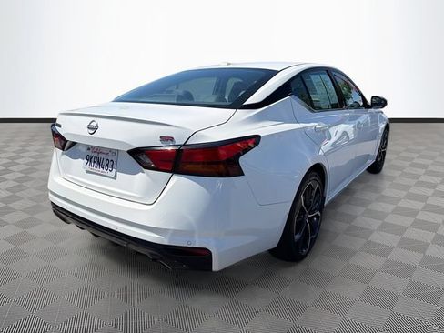 Used 2024 Nissan Altima 2.5 SR FWD image 7