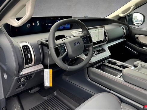 New 2025 Ford Expedition Active image 6