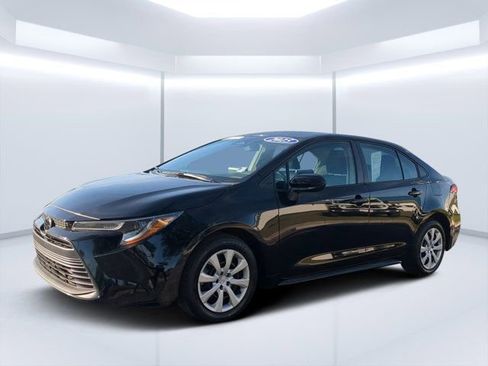 Used 2025 Toyota Corolla LE FWD image 7